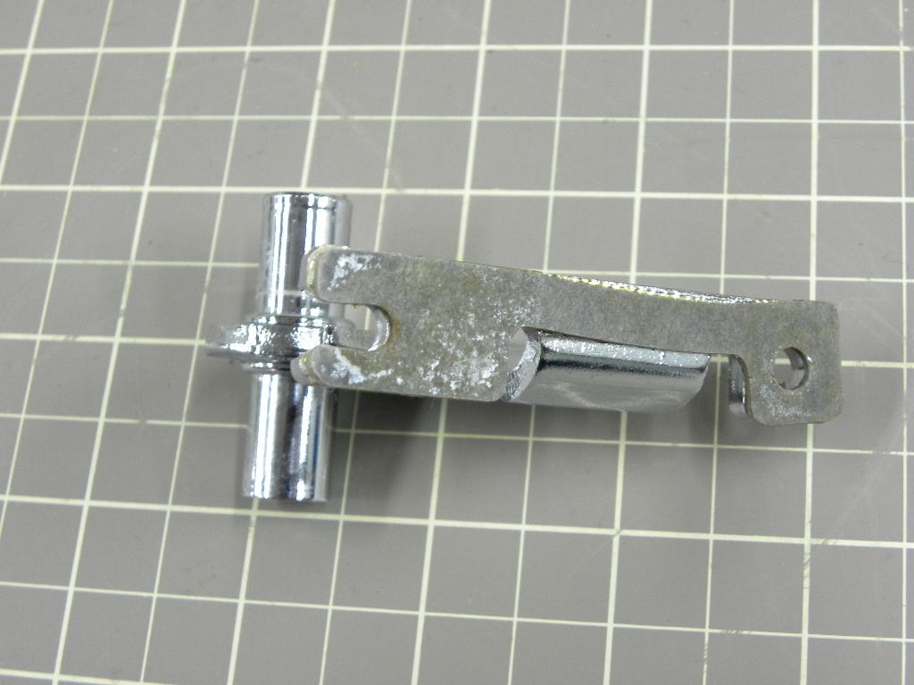 Center Hinge & Pin with Shim WR13X0597