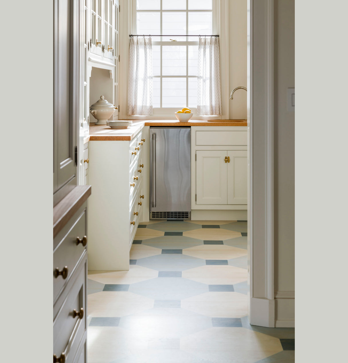 Ice Maker 15-Inch Panel-Ready - Nugget Ice UNC15NPWII