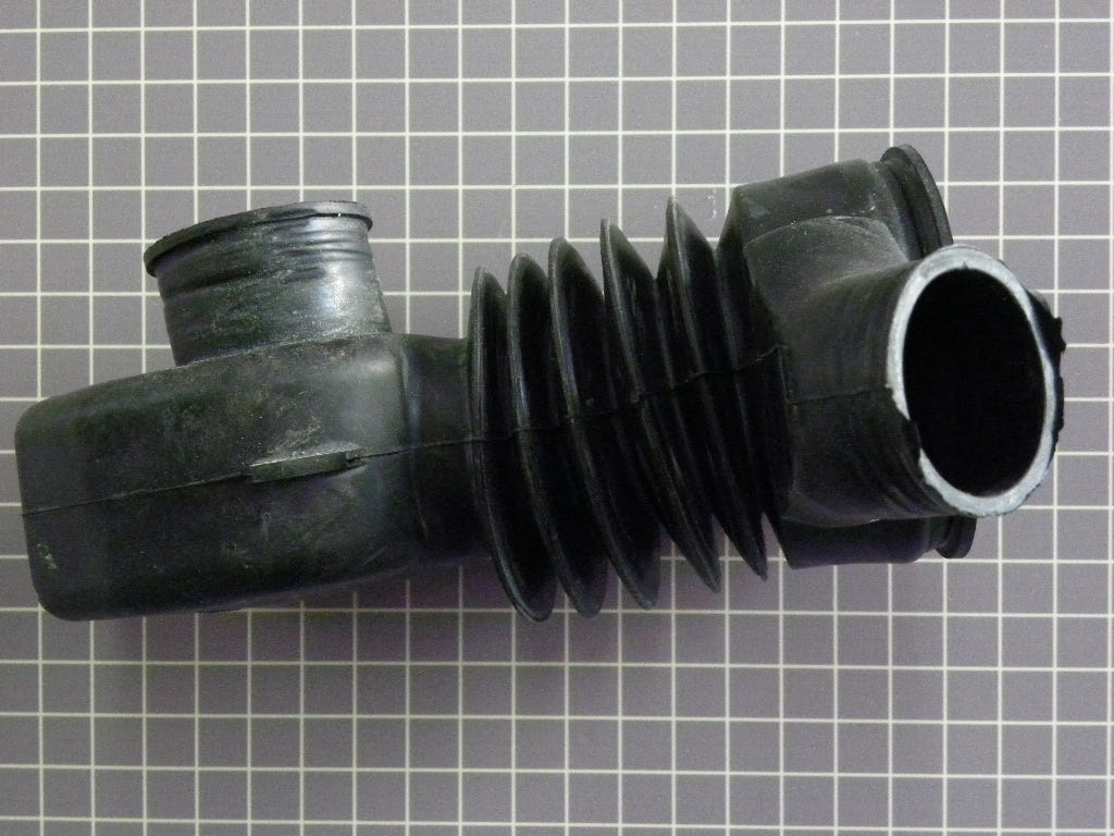 Tub to Pump Hose 131784700