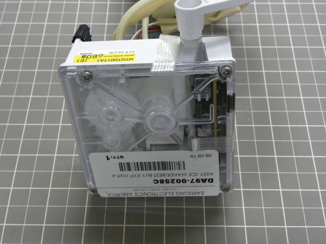 Whirlpool Refrigerator Ice Maker Assembly DA97-00258C