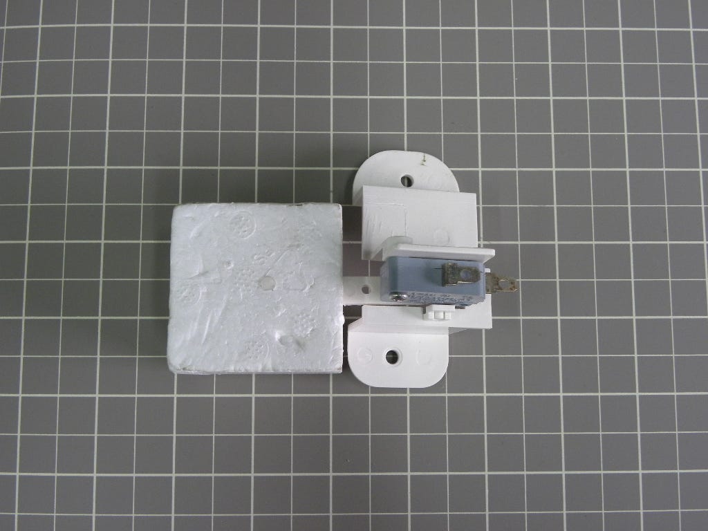 Switch 8215204