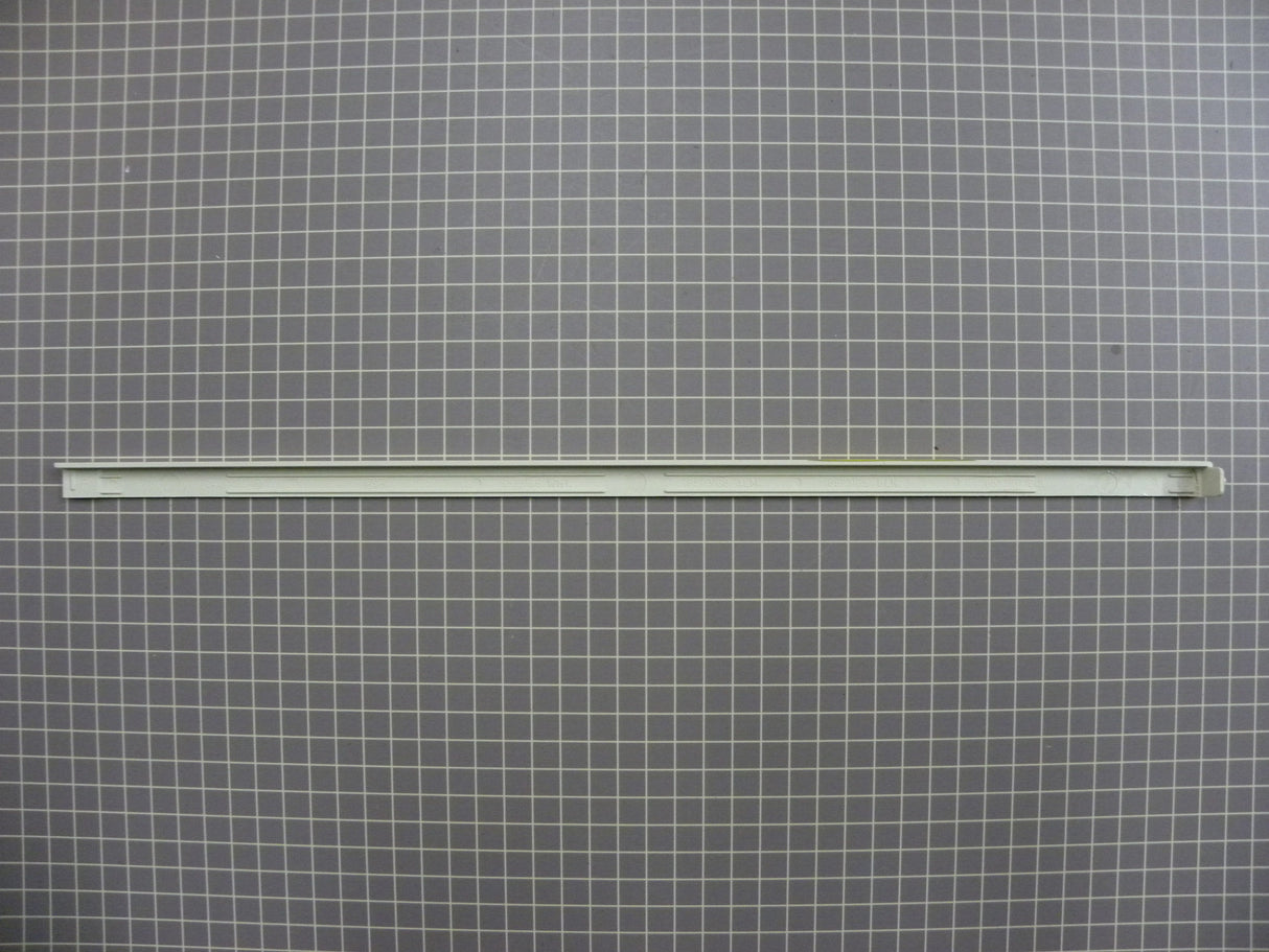 Door Trim (RH) 8523167