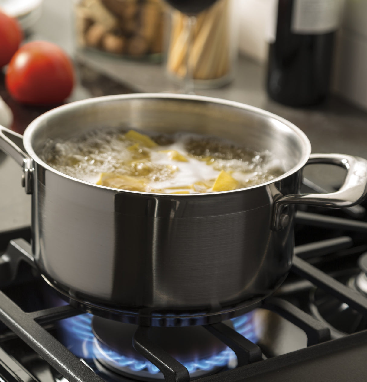 GE 30" Free-Standing Gas Range JGBS66EEKES