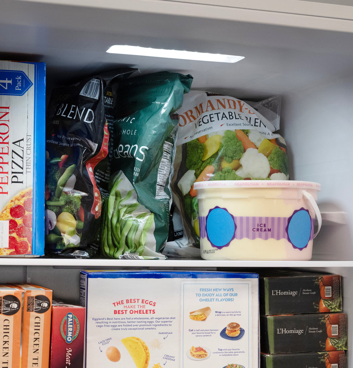 GE® ENERGY STAR® 21.6 Cu. Ft. Smart Garage Ready Convertible Upright Freezer FUF22DZRWW