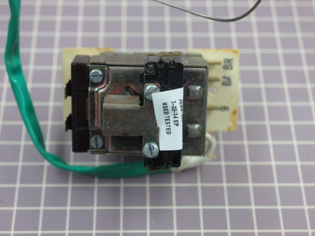 Thermostat 7404P051-60