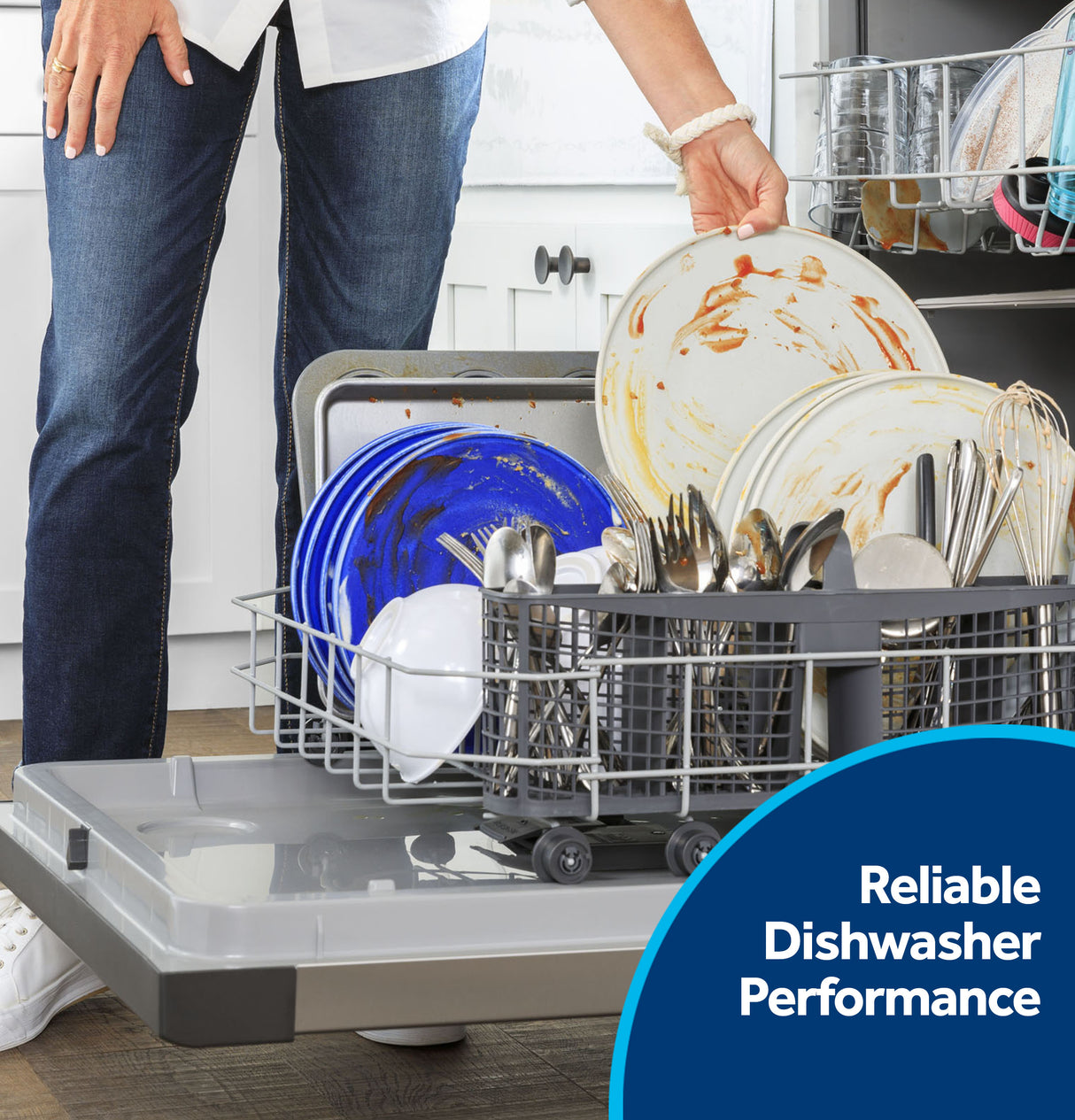 GE Dishwasher with Front Controls GDF450PGZBB