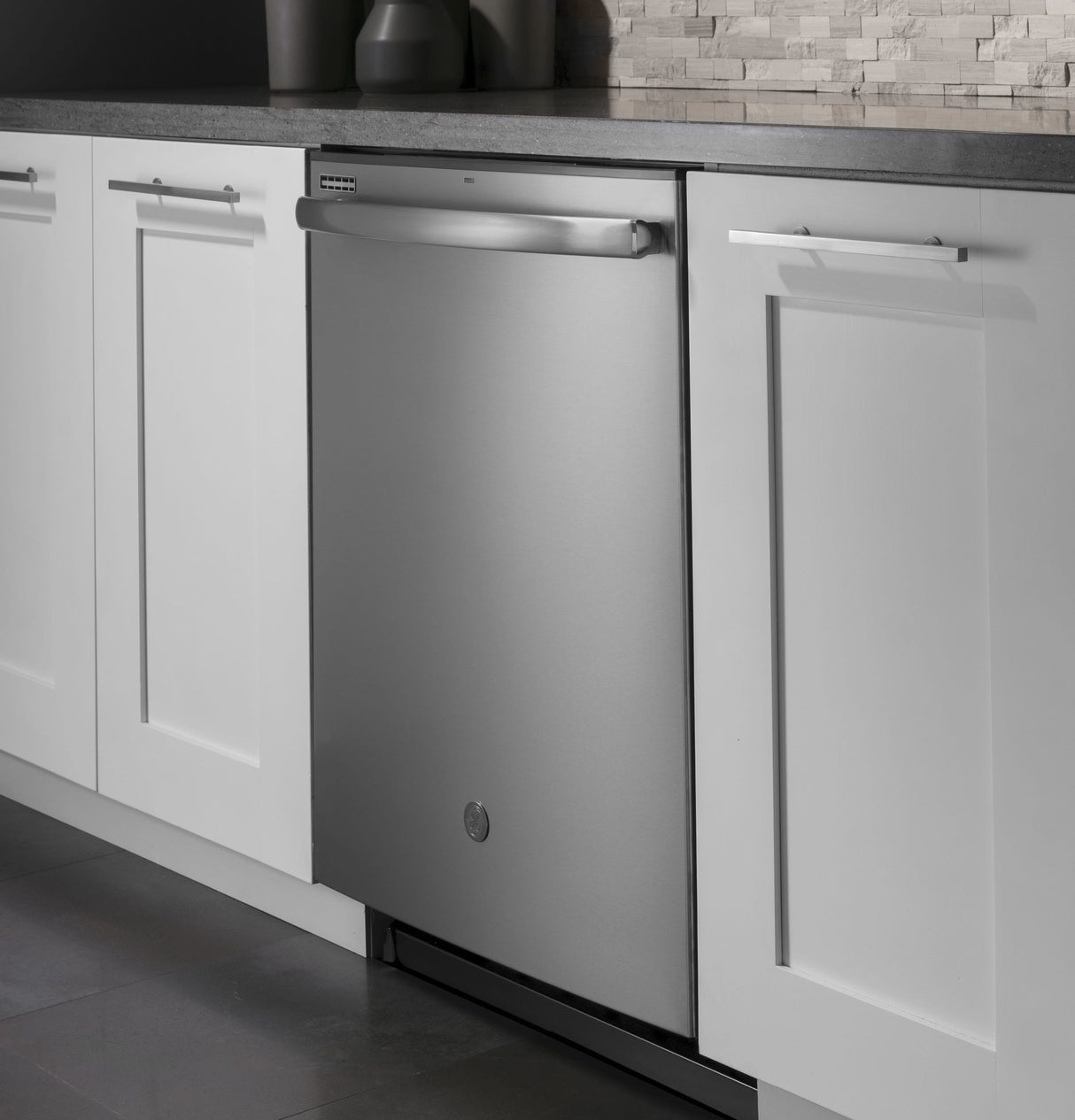 GE GE® ENERGY STAR® Top Control with Plastic Interior Dishwasher with Sanitize Cycle & Dry Boost GDT630PGRBB