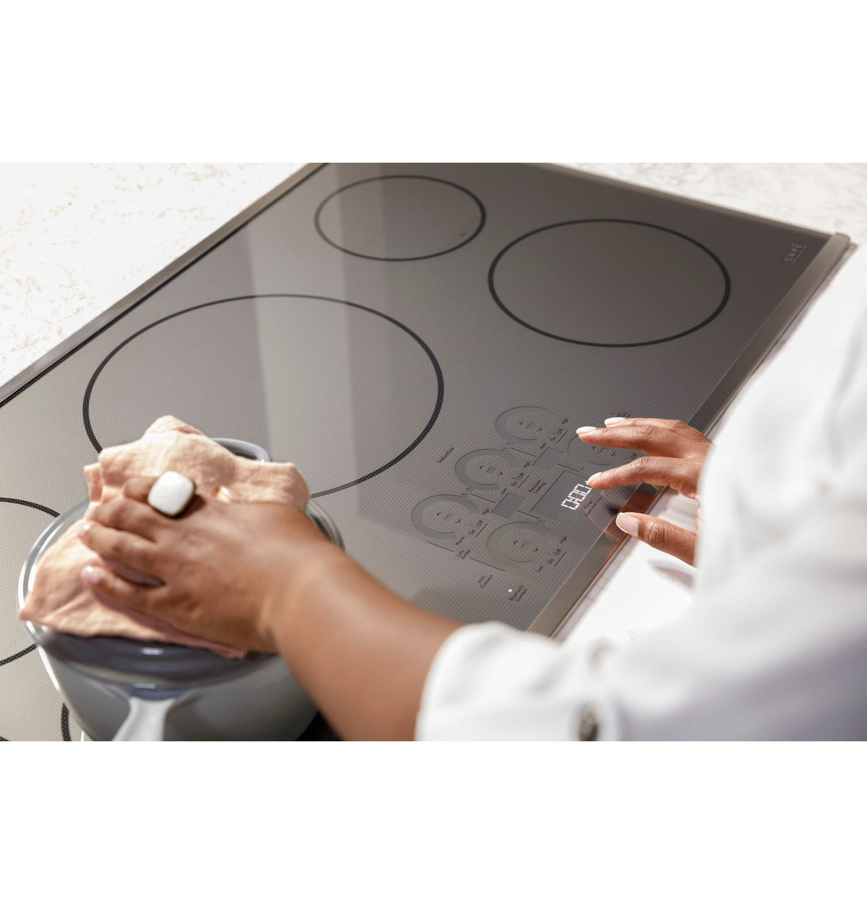 Café Series 30" Built-In Touch Control Induction Cooktop CHP90301TBB