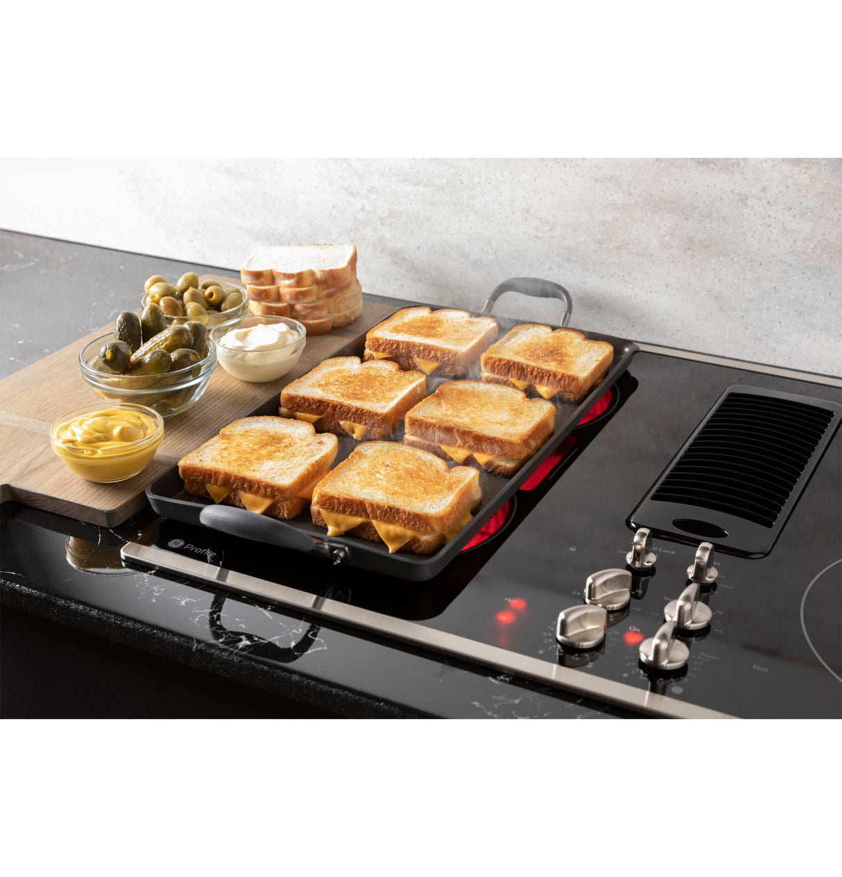 GE Profile 30" Downdraft Electric Cooktop PP9830SRSS