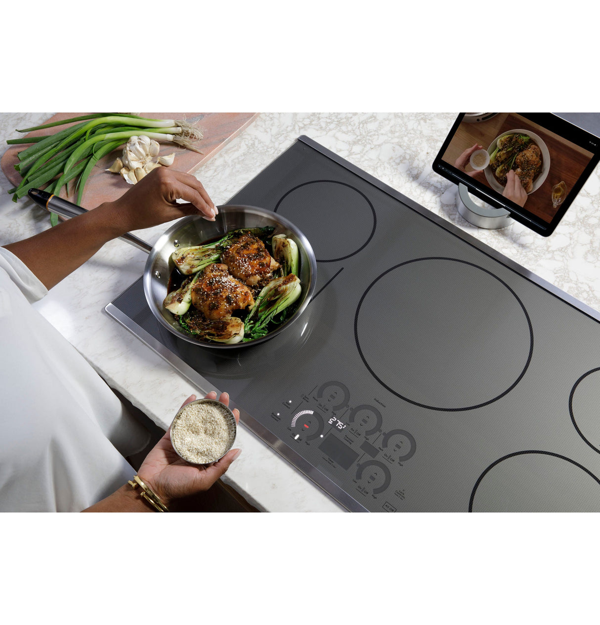 Café Series 36" Built-In Touch Control Induction Cooktop CHP90361TBB