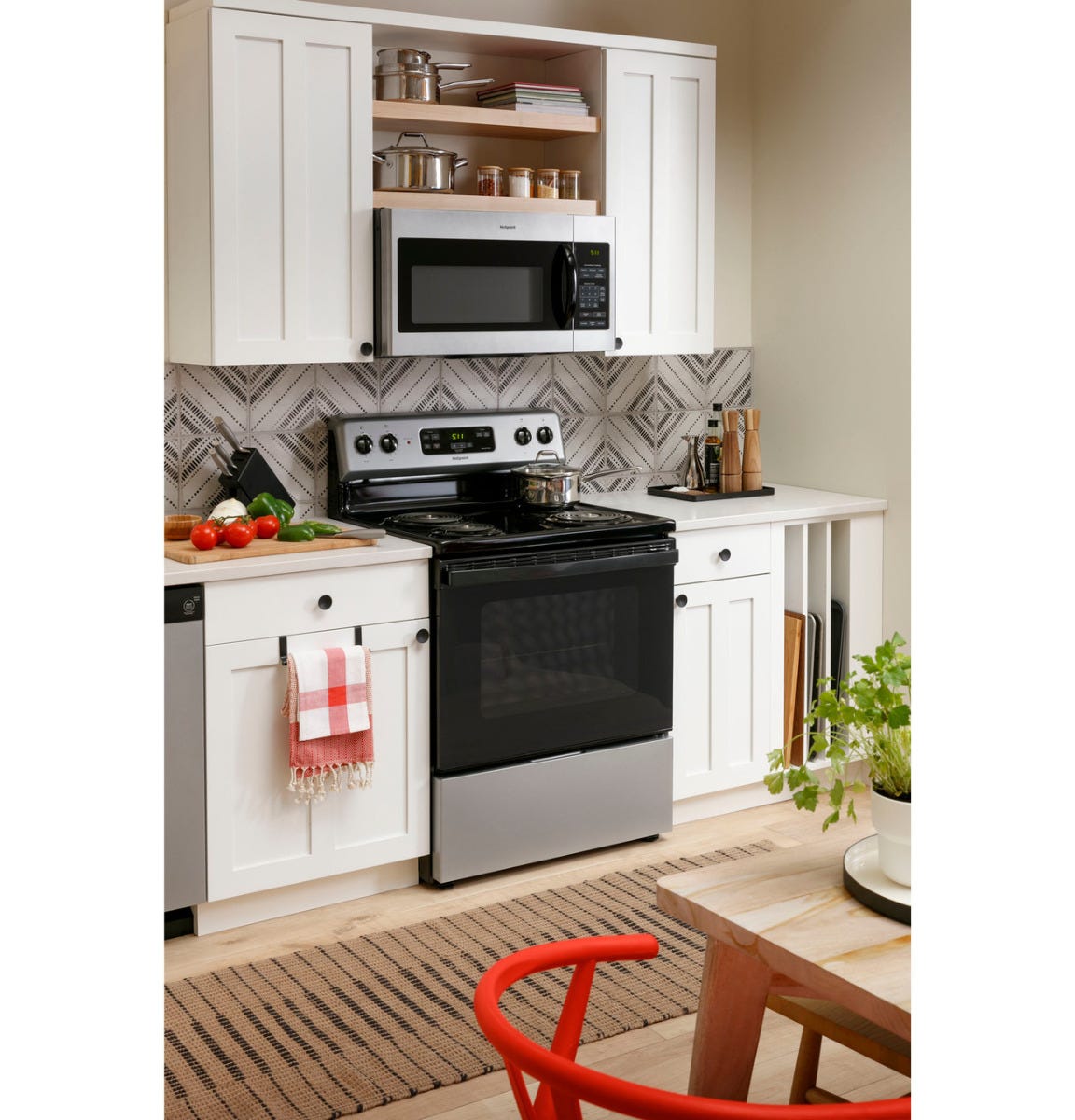 Hotpoint 1.6 Cu. Ft. Over-the-Range Microwave Oven RVM5160MPSA