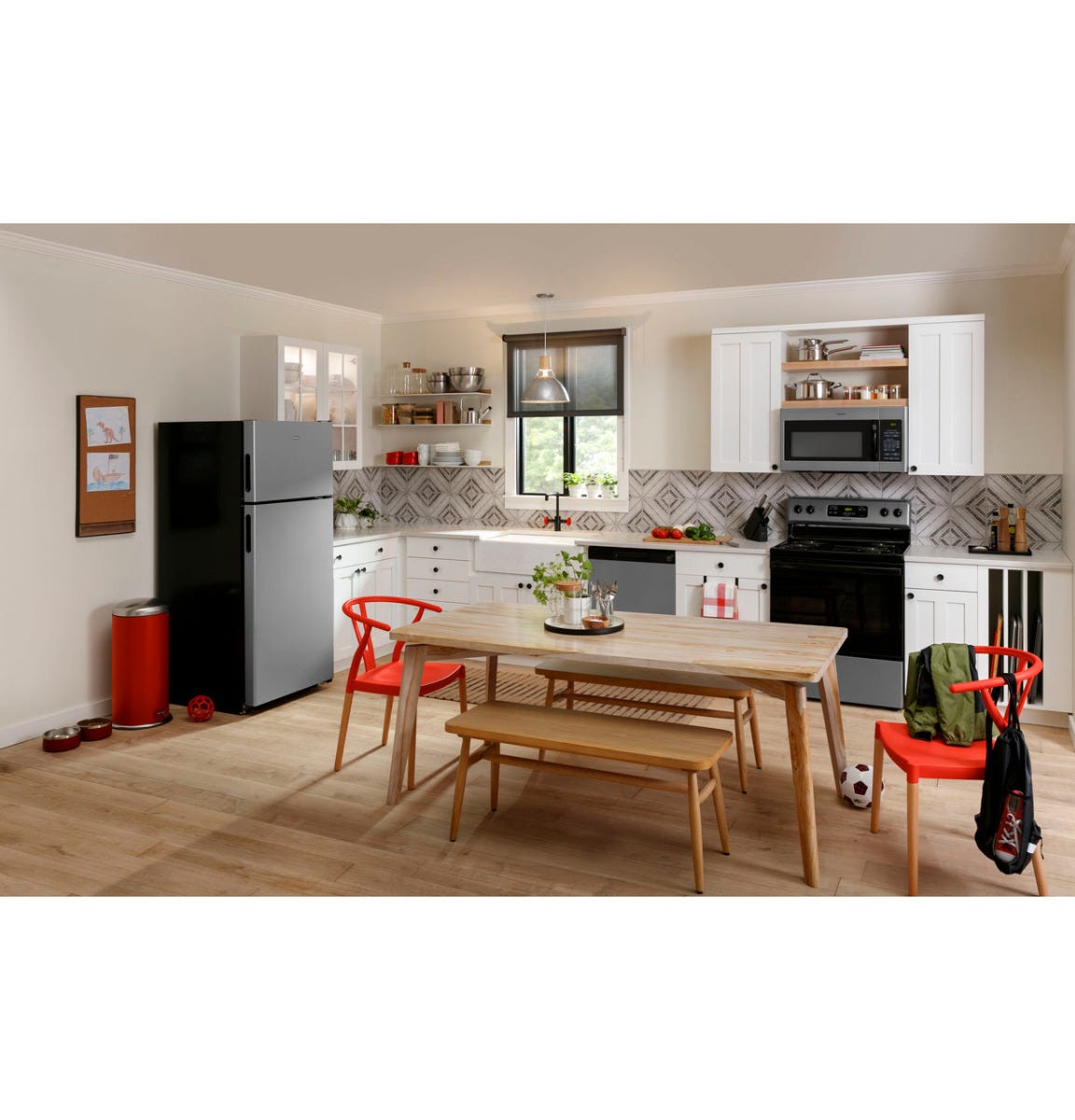 Hotpoint 1.6 Cu. Ft. Over-the-Range Microwave Oven RVM5160MPSA