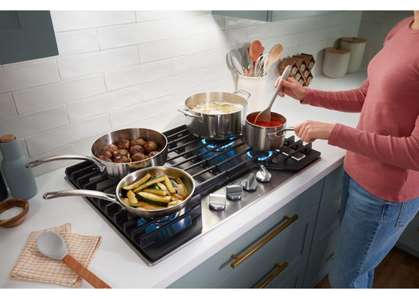 Whirlpool 30-inch Gas Cooktop with EZ-2-Lift™ Hinged Cast-Iron Grates WCGK5030PV