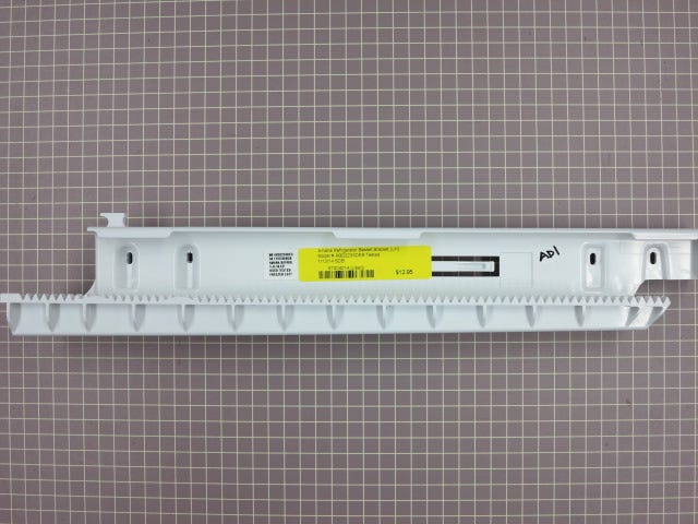 Basket Bracket (LH) 67004014