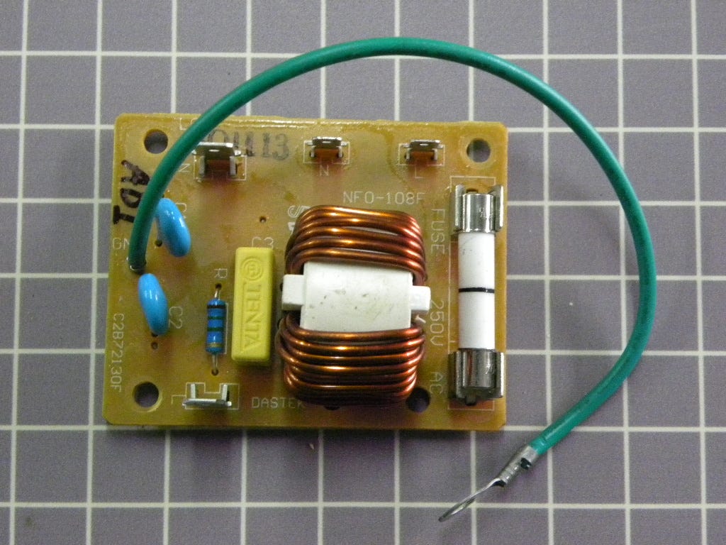 Fuse Block/Noise Filter R9800472
