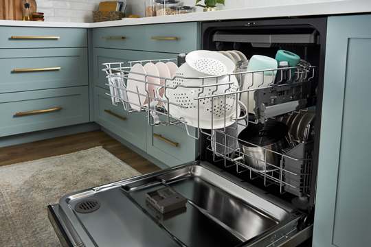 Whirlpool Large Capacity Dishwasher with 3rd Rack WDTA50SAKV