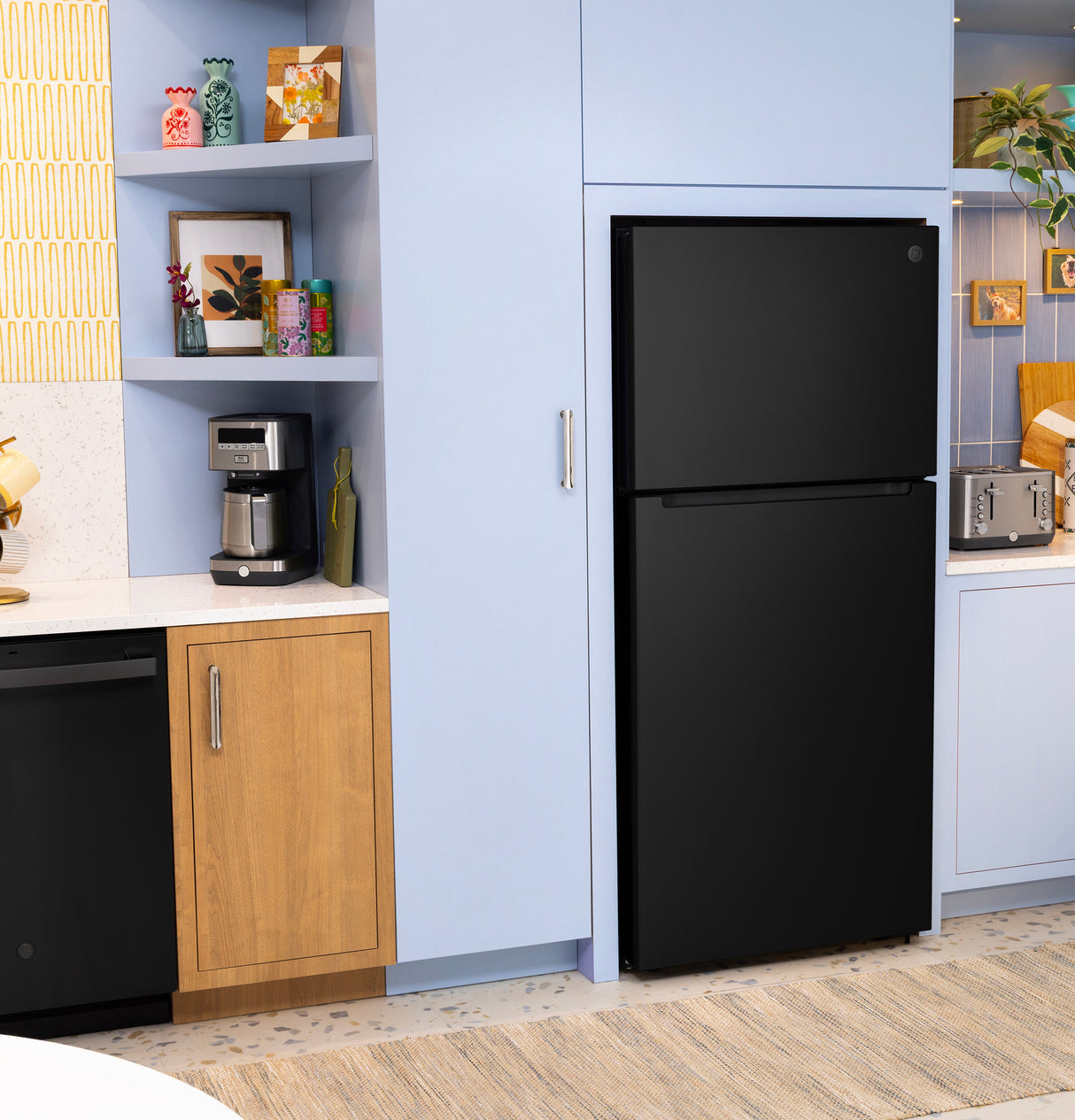 GE® 21 Cu. Ft. Garage Ready Top-Freezer Refrigerator GPS21KGZBB