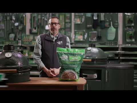 Big Green Egg Smoking Chunks, Oak 127389