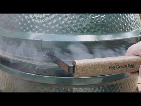 Big Green Egg Smoking Chunks, Oak 127389