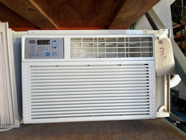 Reconditioned GE 5,200 BTU 110V Window Air Conditioner AEH05LMG1