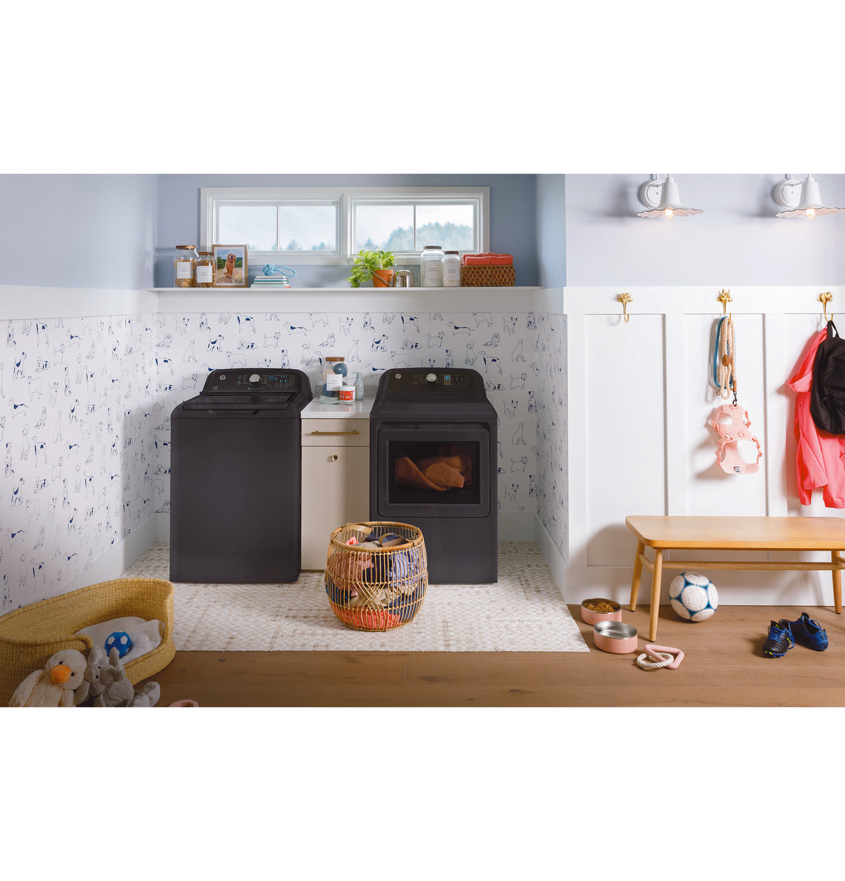 GE® 7.4 cu. ft. Capacity Gas Dryer with Up To 120 ft. Venting and Sensor Dry GTD58GBPVDG