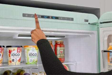 Classic Retro 30 in 17.7 cu. ft. Frost Free Retro Bottom Freezer Refrigerator in Summer Mint Green, ENERGY STAR UGP-510L LG AC