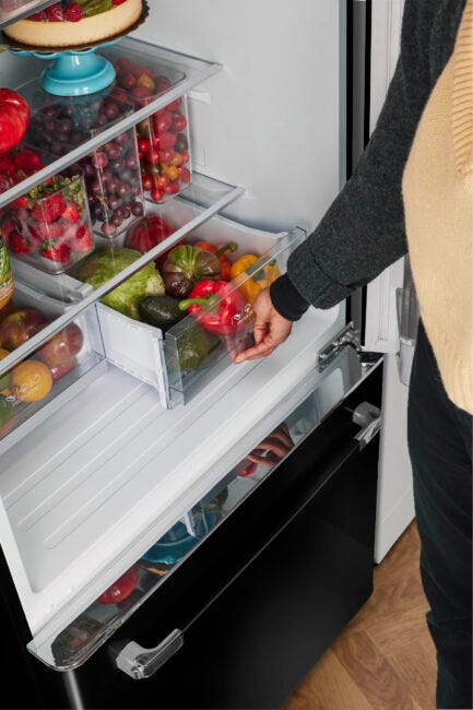 Classic Retro 30 in 17.7 cu. ft. Frost Free Retro Bottom Freezer Refrigerator in Midnight Black, ENERGY STAR UGP-510L B AC