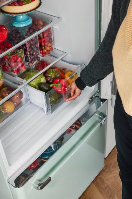 Classic Retro 30 in 17.7 cu. ft. Frost Free Retro Bottom Freezer Refrigerator in Summer Mint Green, ENERGY STAR UGP-510L LG AC