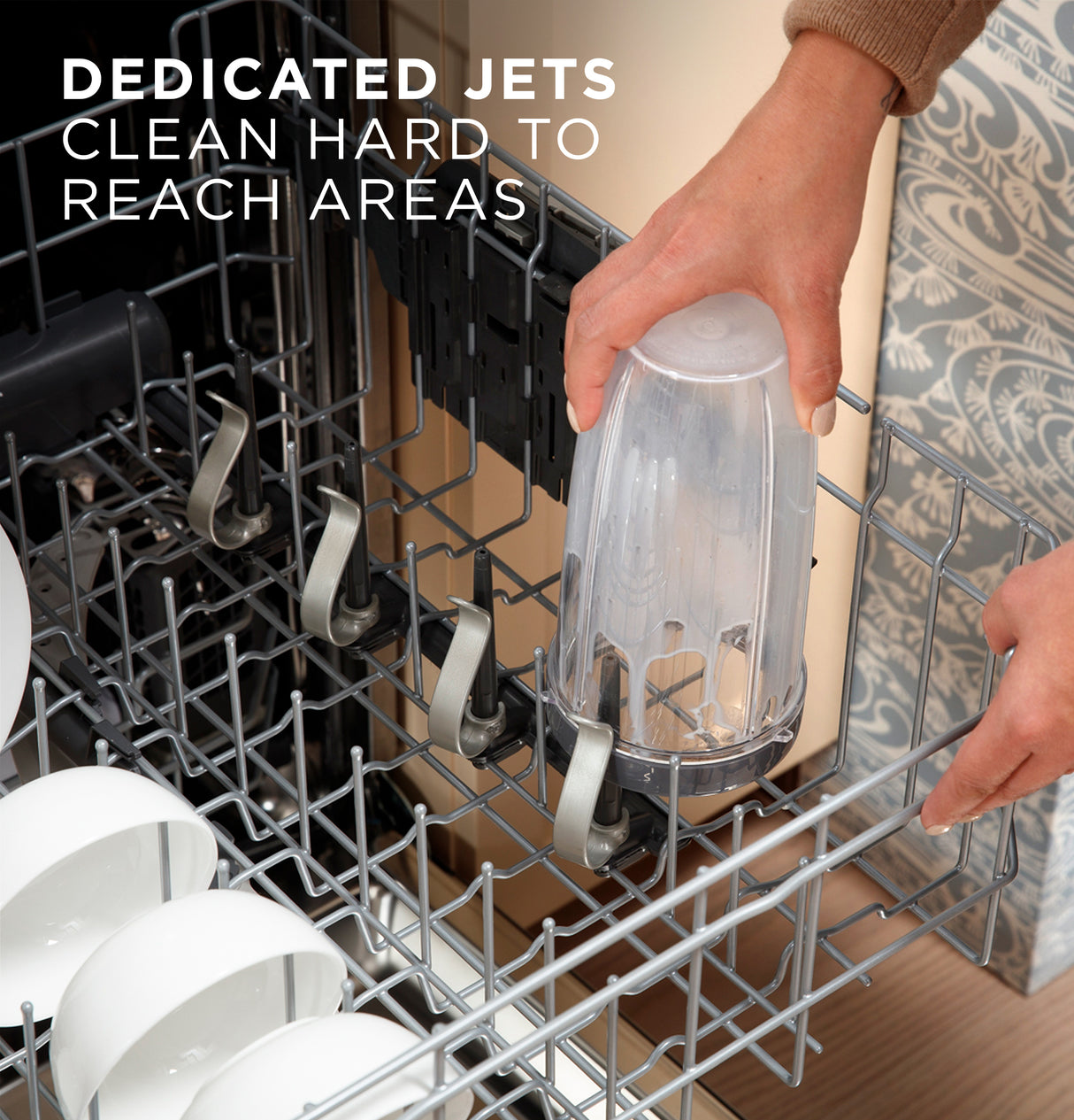 GE Front Control with Stainless Steel Interior Dishwasher with Sanitize Cycle GDF650SMVES