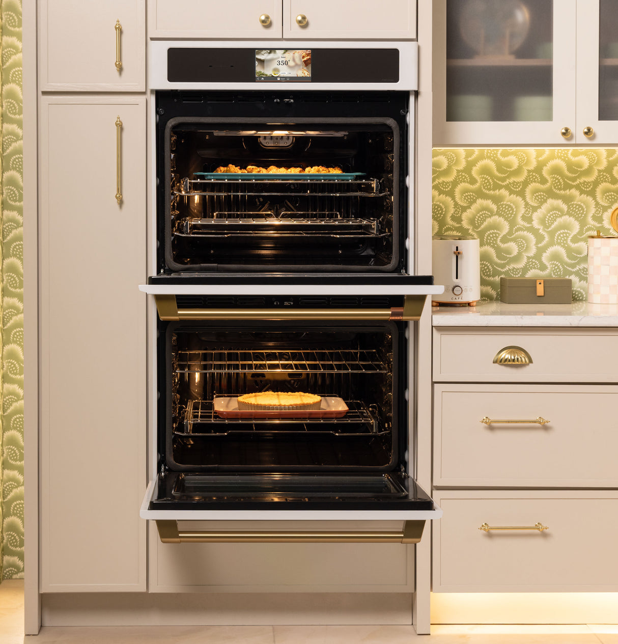 CAFÉ™ Professional Series 30" Smart Built-In Convection Double Wall Oven CTD90DP4ZW2