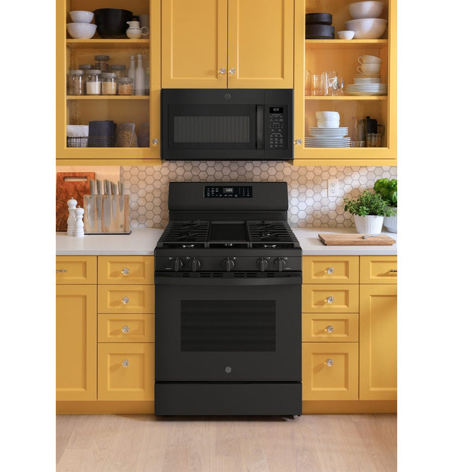 GE® 30" Free-Standing Gas Convection Range with No Preheat Air Fry and EasyWash™ Oven Tray GGF600AVBB