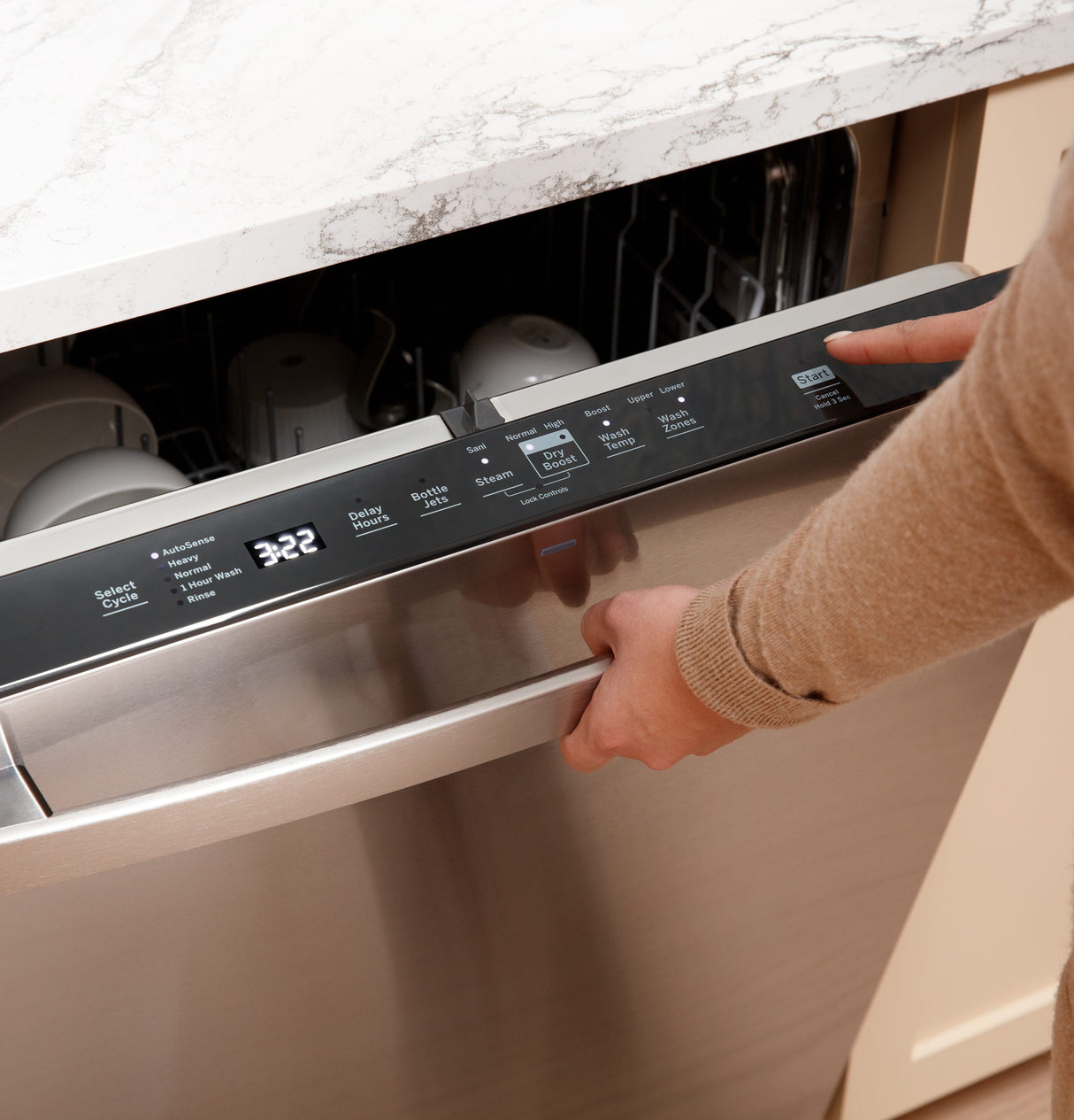 GE Fingerprint Resistant Top Control with Stainless Steel Interior Dishwasher with Sanitize Cycle GDT650SYVFS