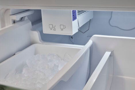 Classic Retro 30 in 17.7 cu. ft. Frost Free Retro Bottom Freezer Refrigerator in Marshmallow White, ENERGY STAR UGP-510L W AC