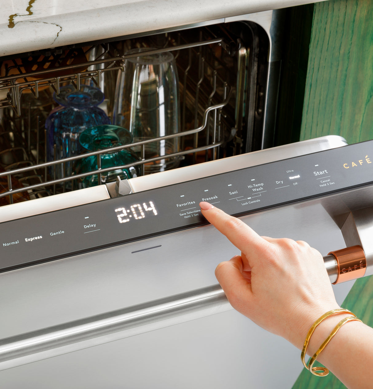 Café™ Smart Stainless Steel Interior Dishwasher with Sanitize and Ultra Wash & Dual Convection Ultra Dry CDT858P2VS1