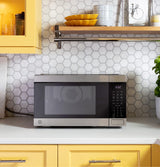 GE® 1.0 Cu. Ft. Capacity Countertop Convection Microwave Oven with Air Fry JES1109RRSS